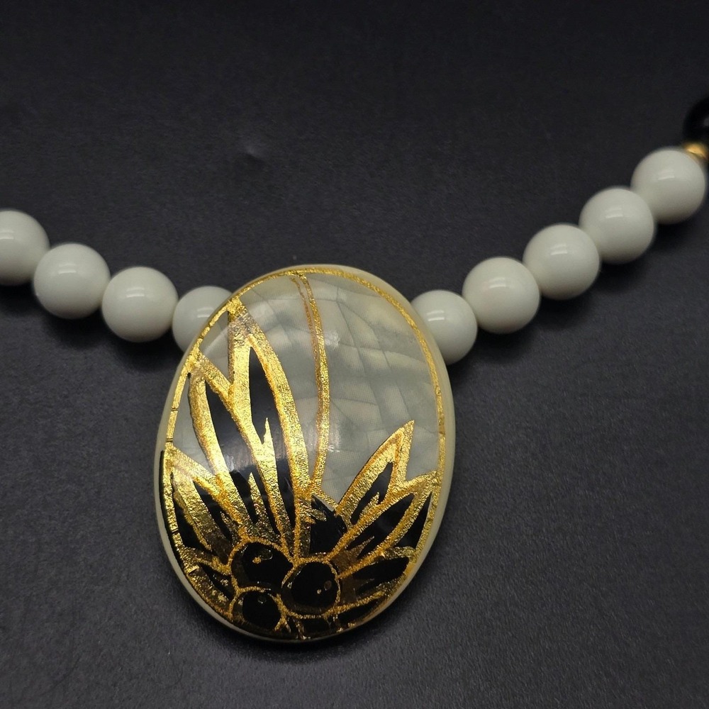Vintage Japan Ceramic Flower Necklace White Black